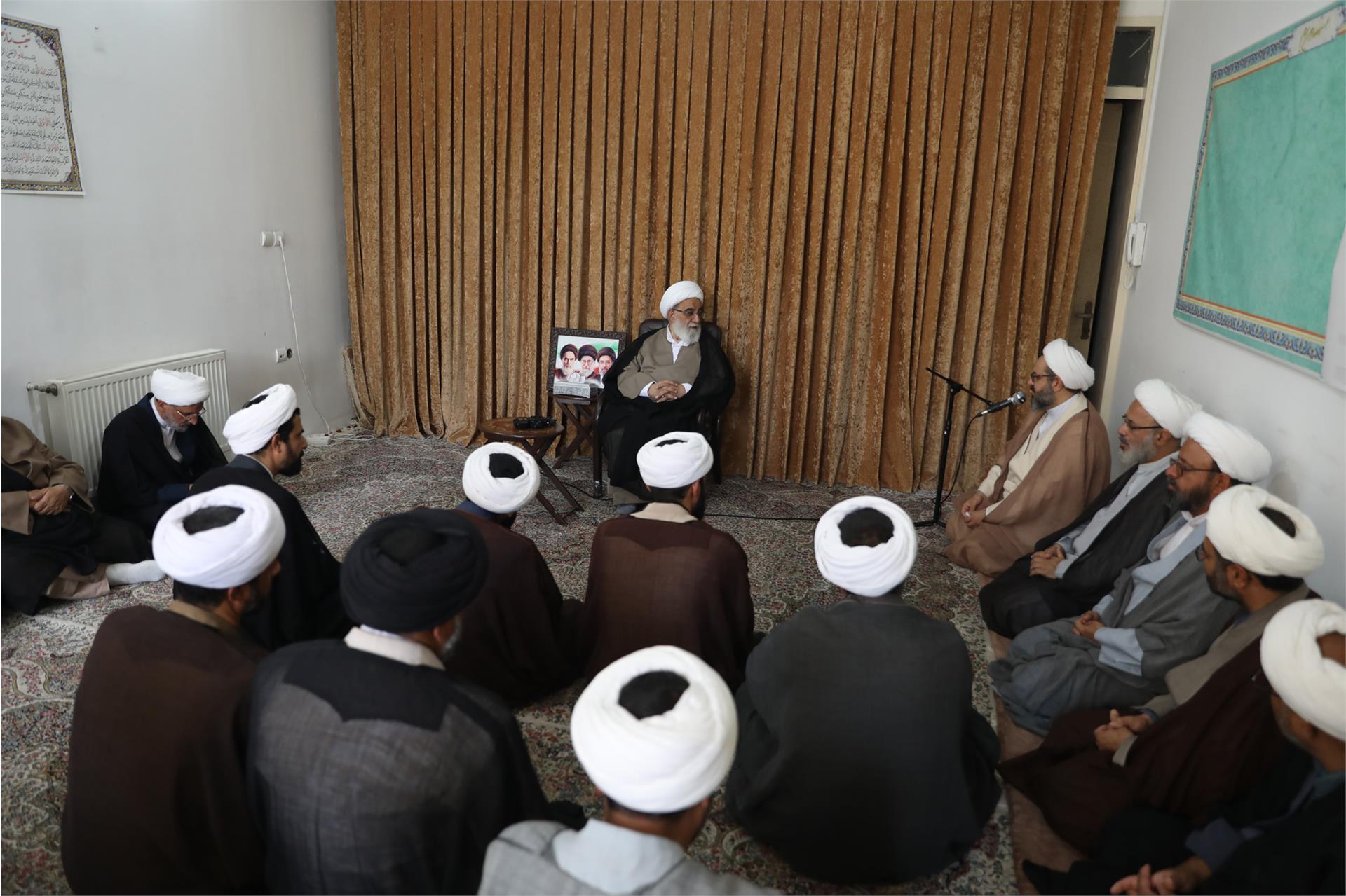 دیدار مدیران مدارس علمیه کرمان با آیت الله شب‌زنده‌دار 7 شهریور (2)