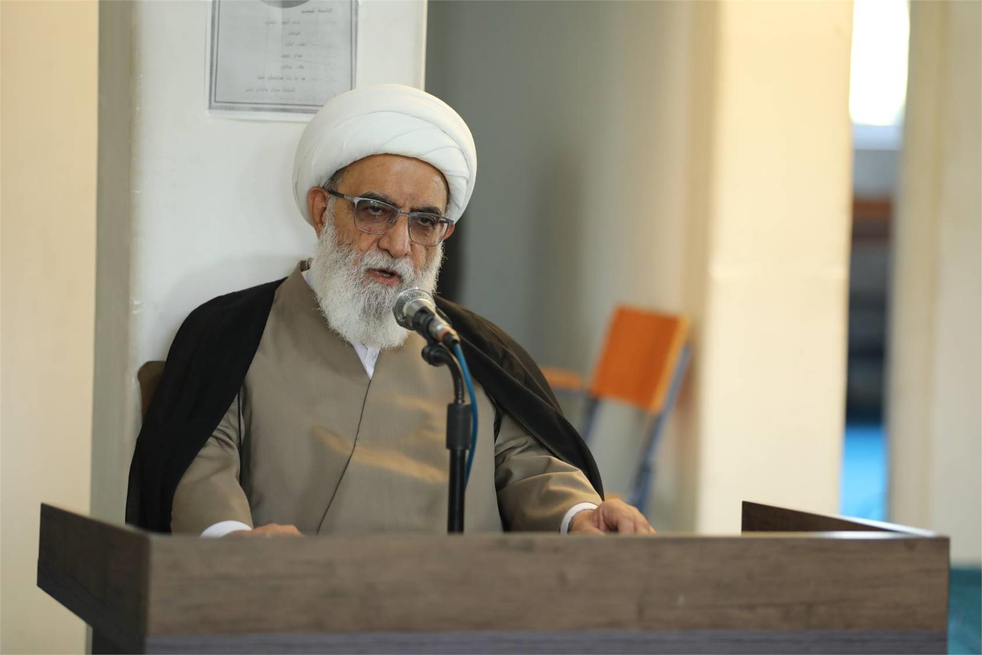 بازدید آیت الله شب زنده دار از مدرسه فیضیه مازندران - 22 شهریور (10)