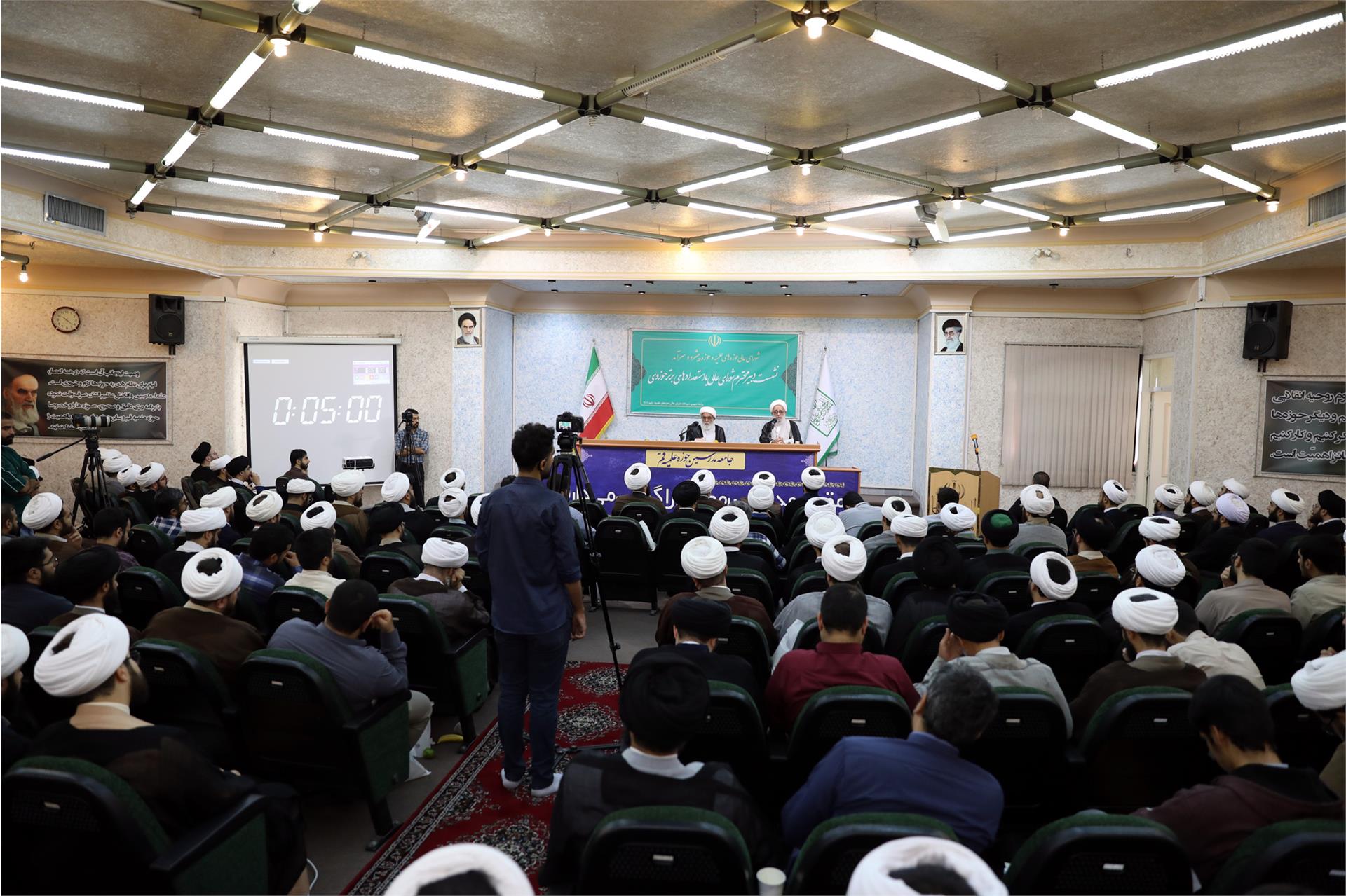 نشست دبیر شورای عالی با استعدادهای برتر 10 مهر 1404 (3)