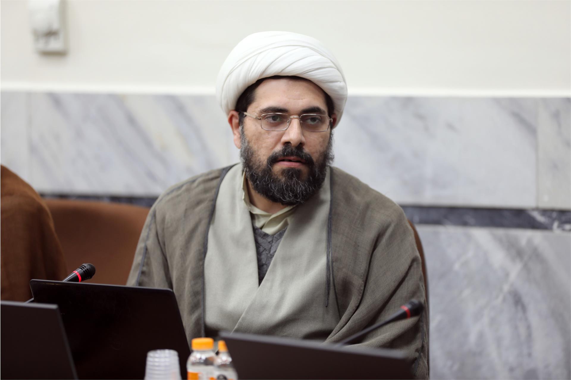 سلسله نشستهای اساتید و فضلای حوزه علمیه جلسه دوم (4)