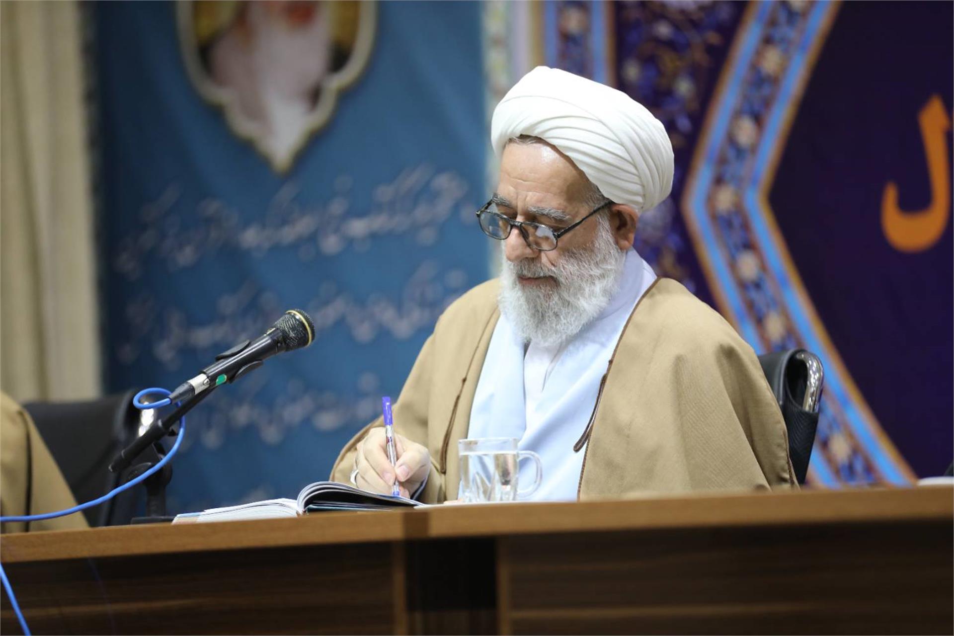 نشست با اساتید، طلاب و مبلغین ارومیه 15 بهمن (9)