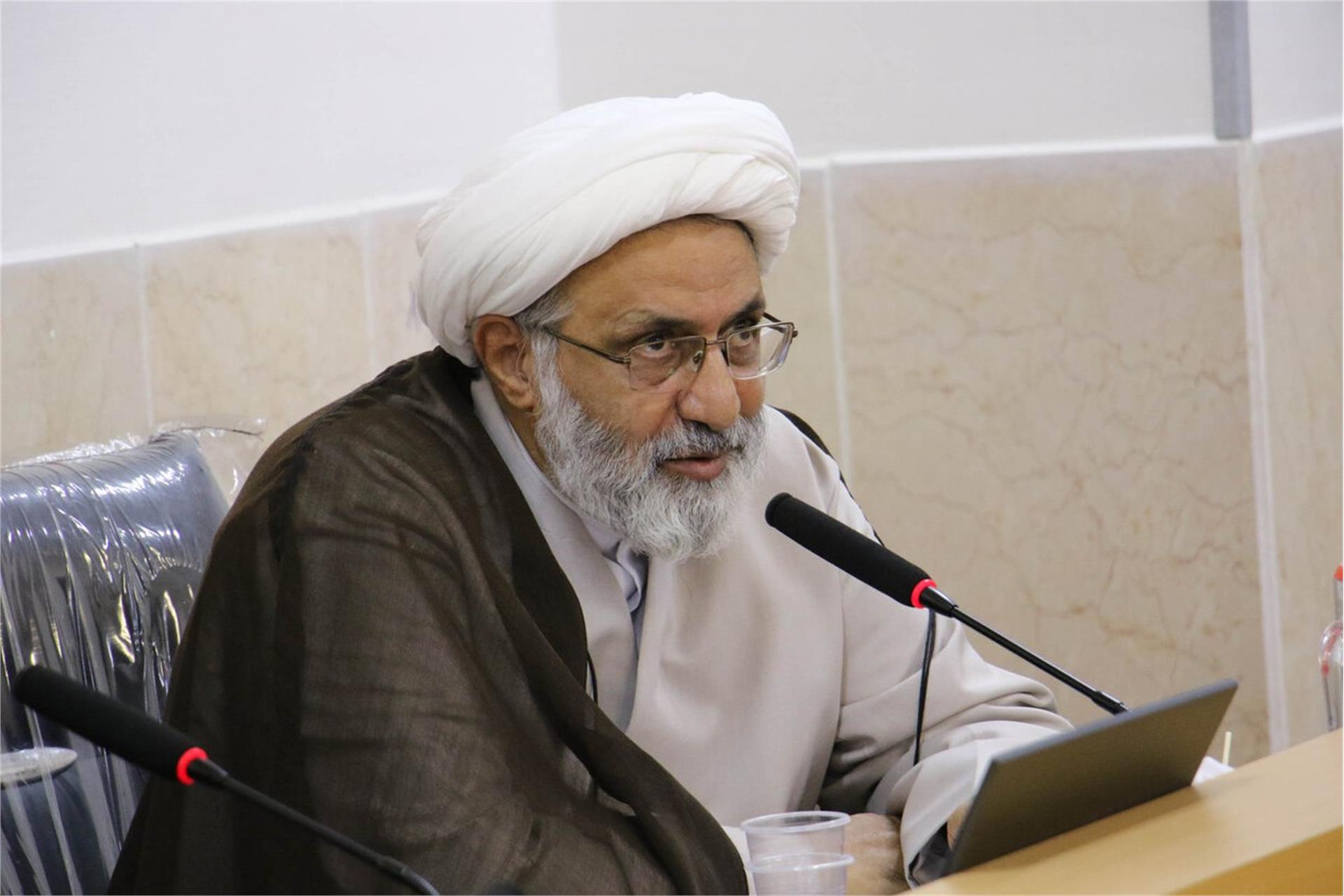 نشست مدیران مراکز حوزوی اصفهان با آیت الله شب زنده دار (آذر 1404) (3)