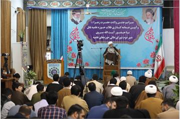 جشن ولادت حضرت زهرا(س) و آیین عمامه‌گذاری طلاب در مدرسه خاتم الأنبیاء بابل