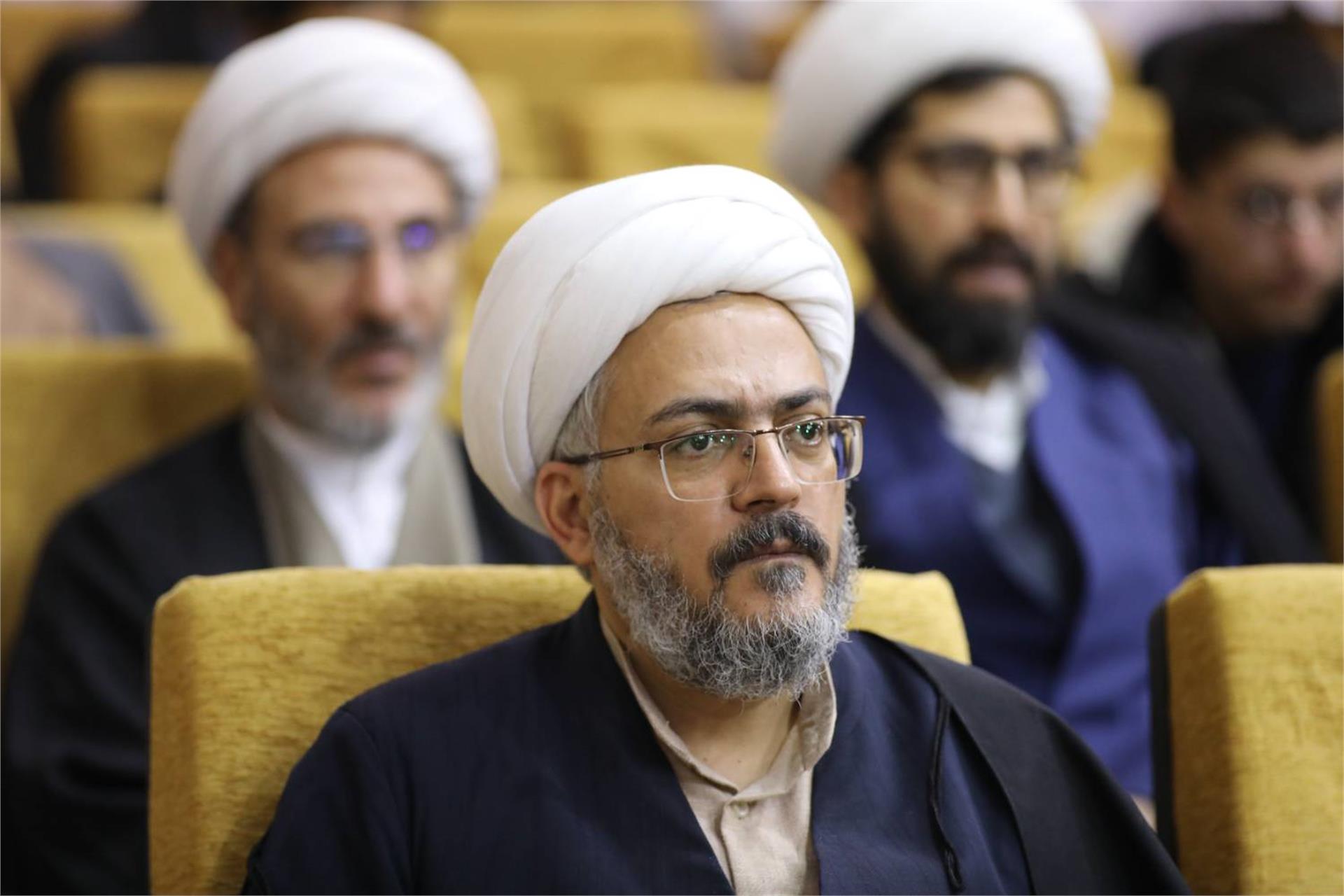 نشست با اساتید، طلاب و مبلغین ارومیه 15 بهمن (11)