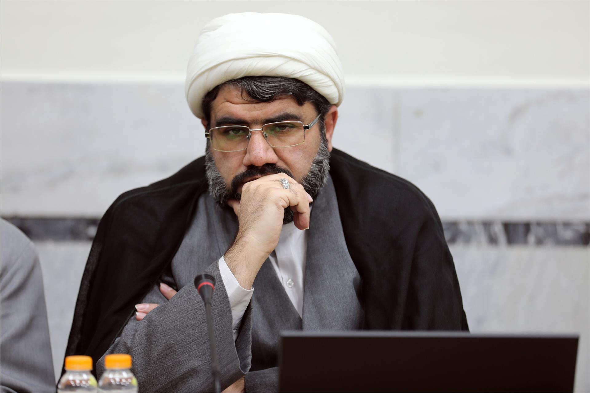 سلسله نشستهای اساتید و فضلای حوزه علمیه جلسه دوم (9)