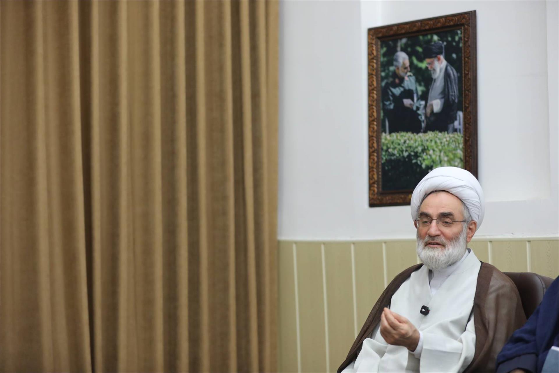 دفتر امام جمعه رشت - 15 شهریور (6)