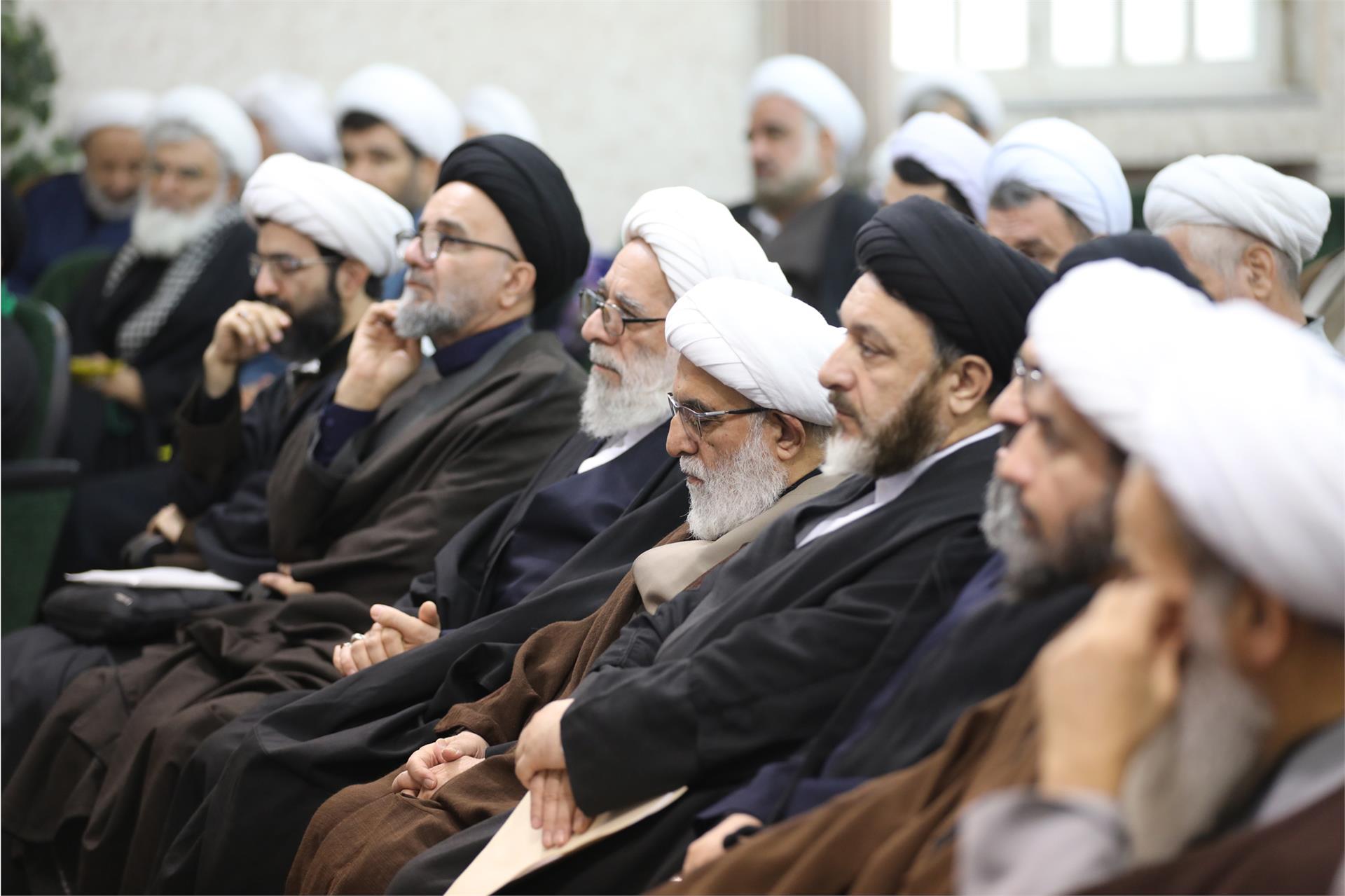 نشست-دبیر-شورای-عالی-با-نمایندگان-طلاب-(دی-1404)-(3)