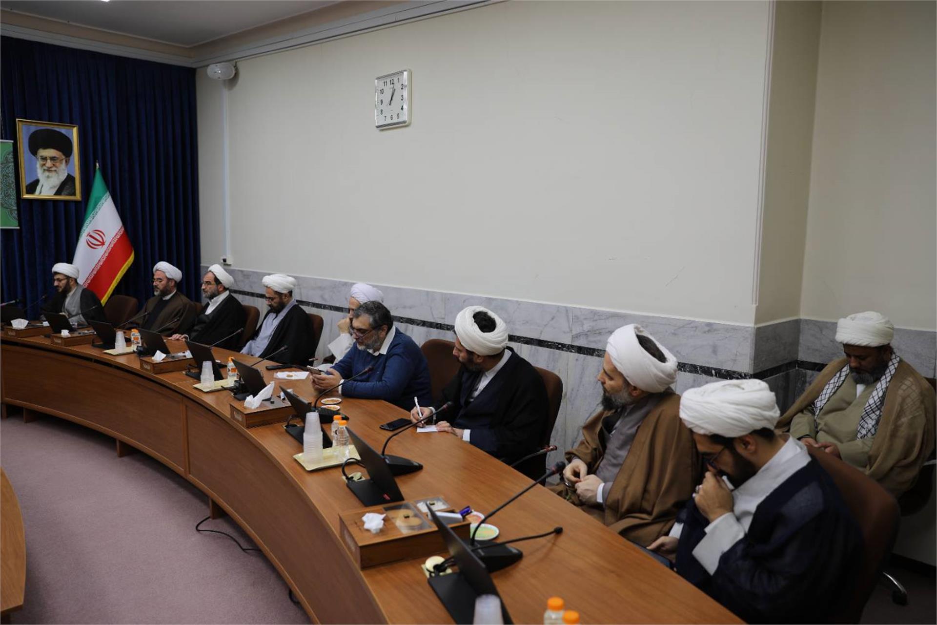 دیدار معاون و مدیران پژوهش حوزه‌های علمیه با آیت الله شب‌زنده دار (3)