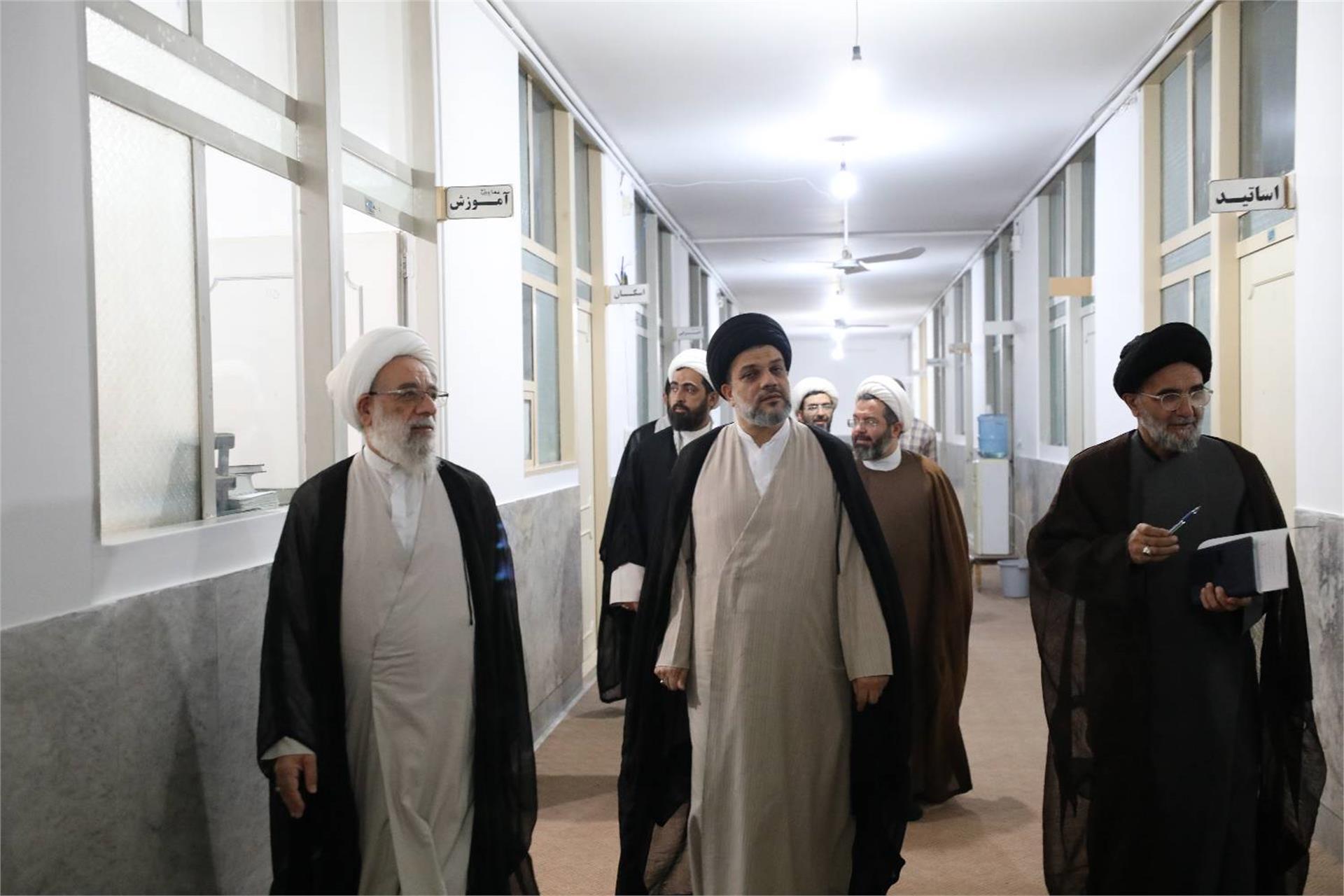 بازدید مسئول دبیرخانه شورای عالی از مدرسه علمیه الهادی قم - 18 مهر 1405 (2)