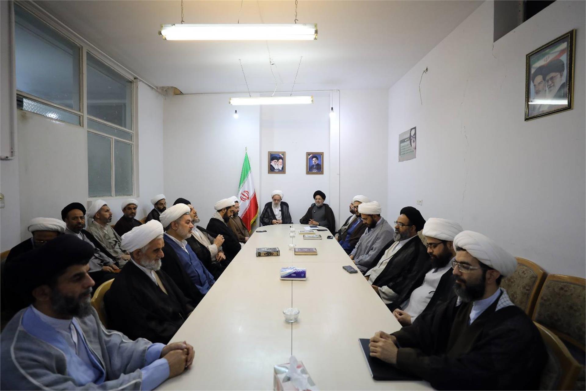 بازدید مسئول دبیرخانه شورای عالی از مدرسه علمیه الهادی قم - 18 مهر 1405 (3)