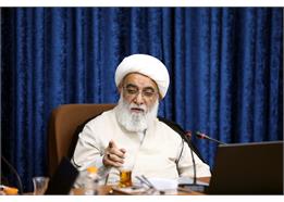 اگر طلبه به دنبال مادیات باشد خود عامل گمراهی می‌شود