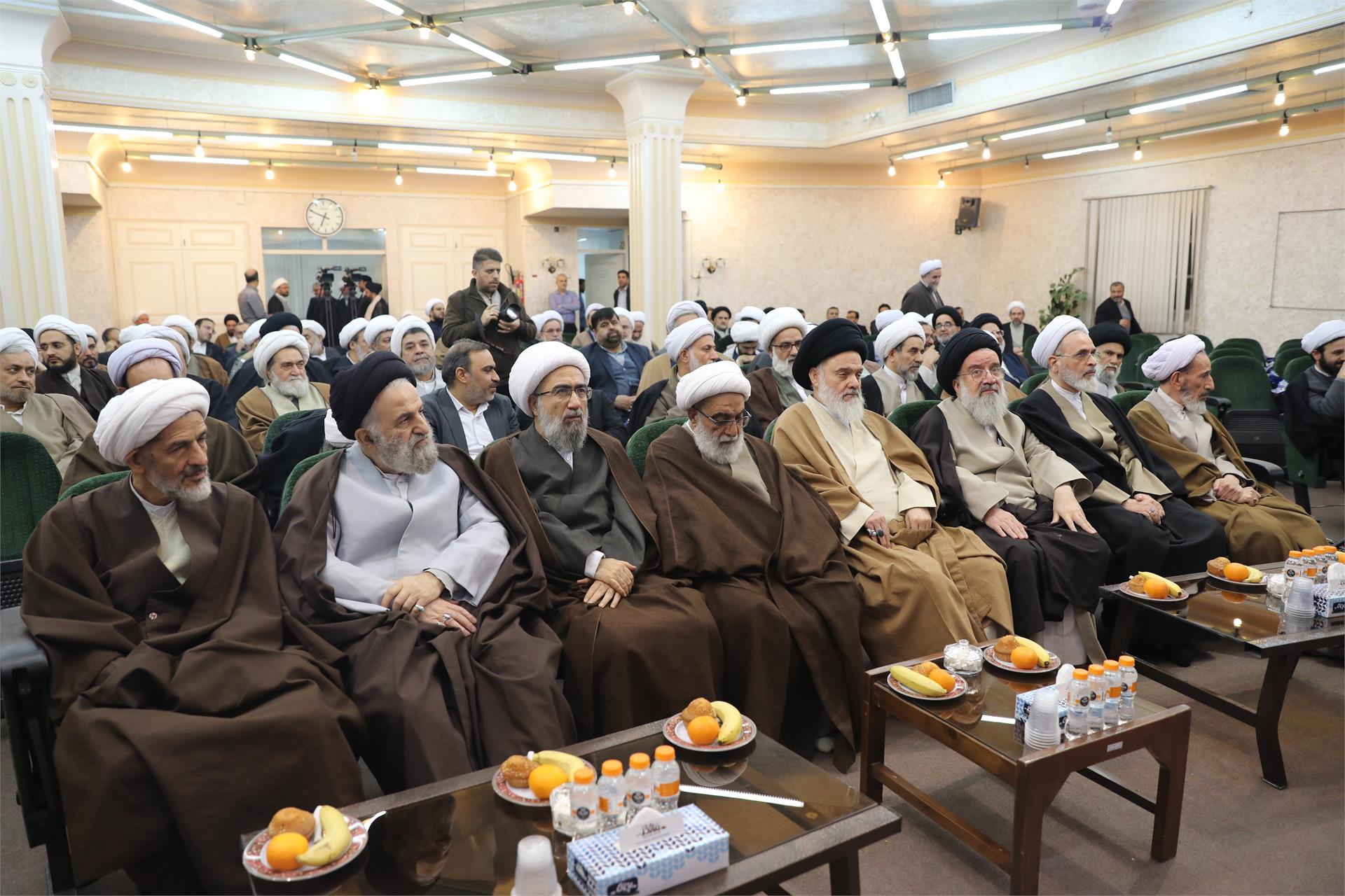 تودیع و معارفه مسئول دبیرخانه شورای عالی حوزه‌های علمیه 16 دی (7)