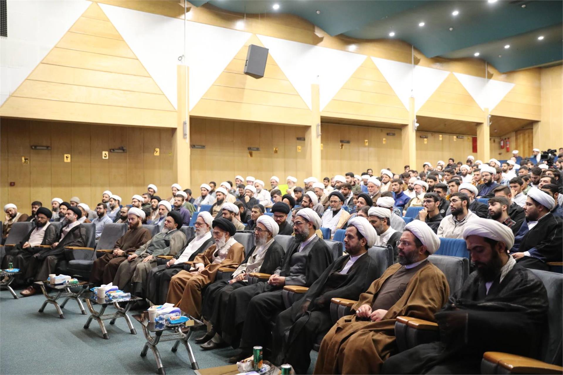 گردهمایی طلاب و اساتید استان همدان (آبان 1404) 32