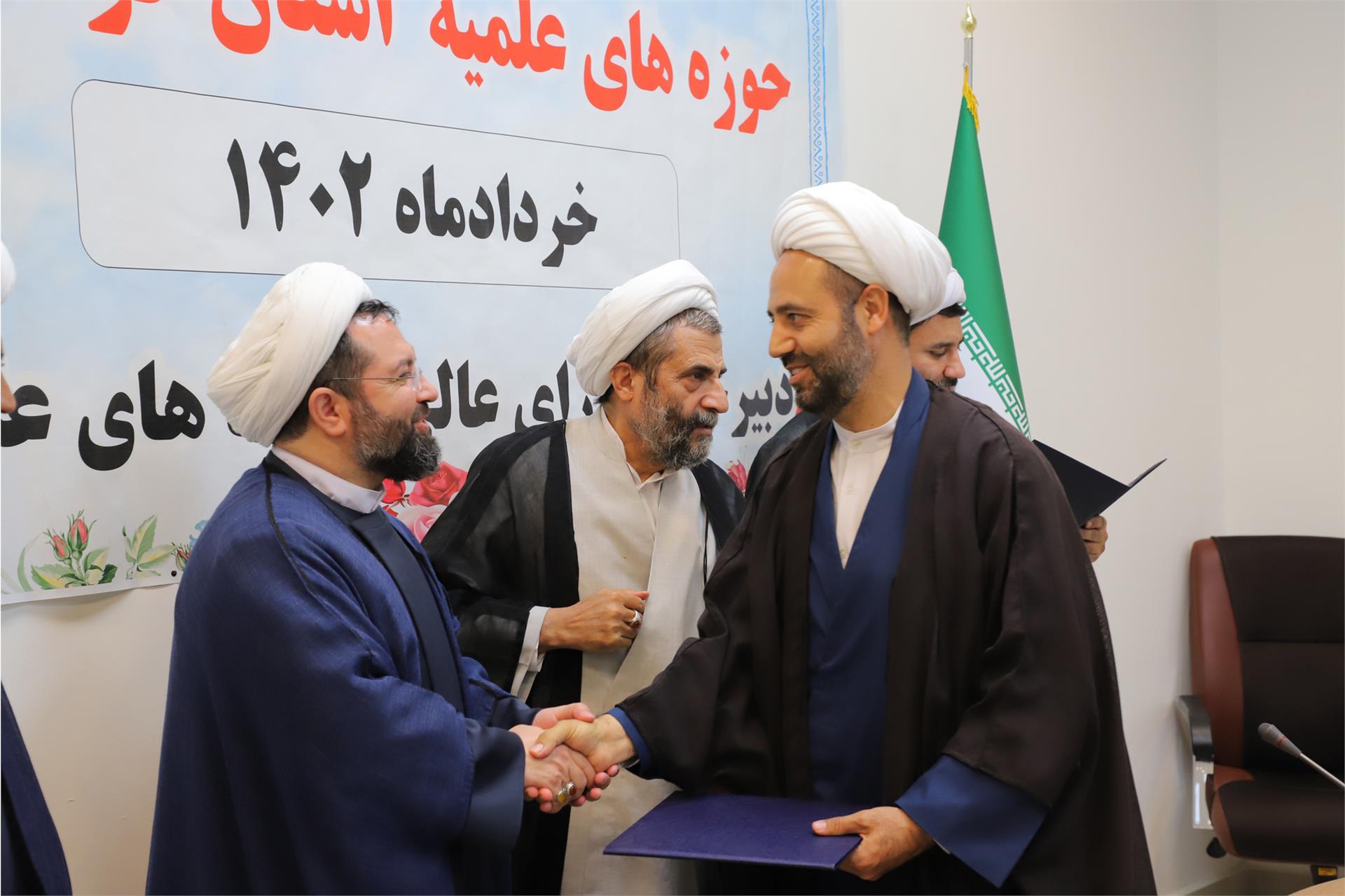 بازدید از مدارس علمیه استان کردستان