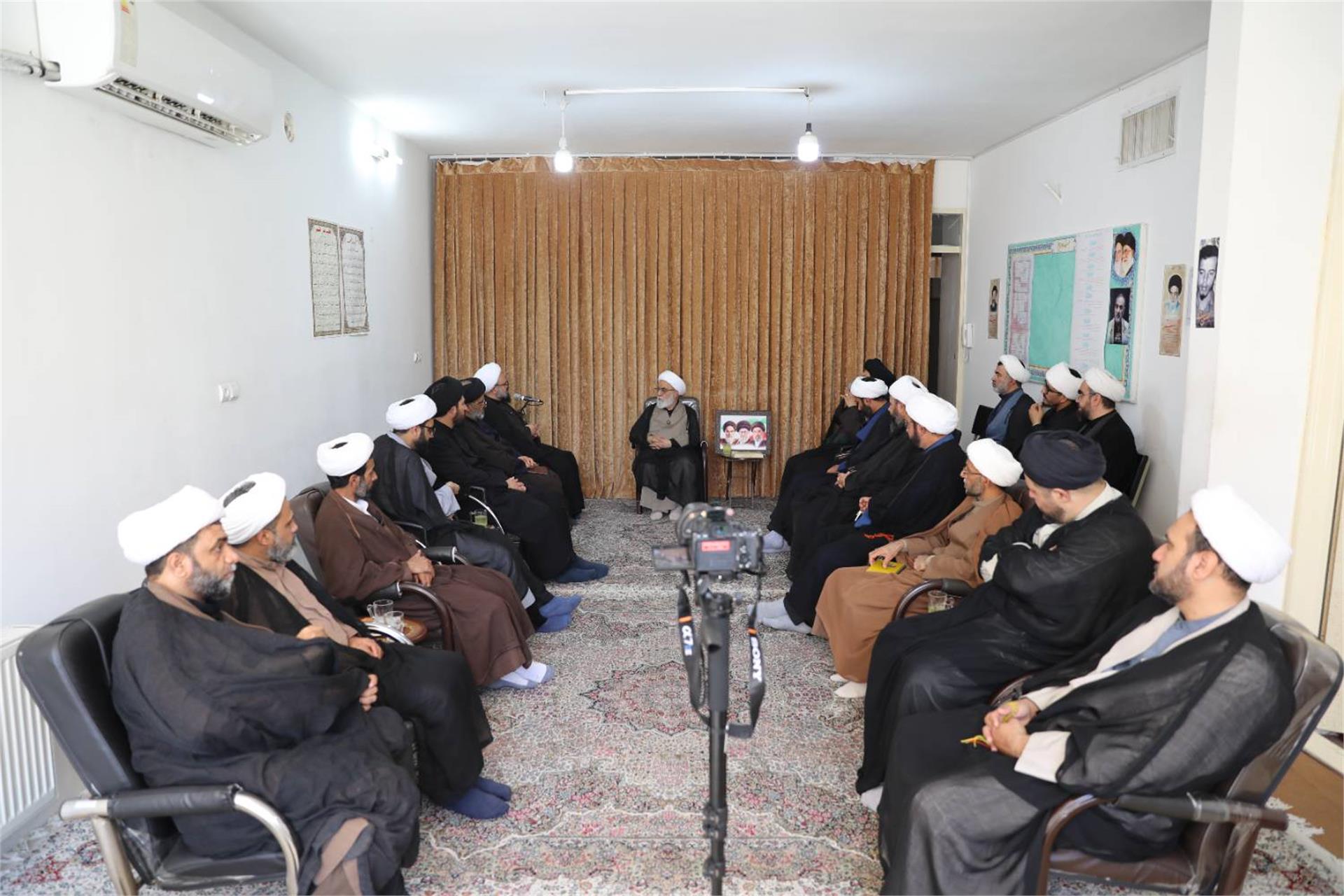 دیدار مدیران حوزه علمیه استان سیستان و بلوچستان با آیت الله شب‌زنده‌دار (تیر 1405) (6)