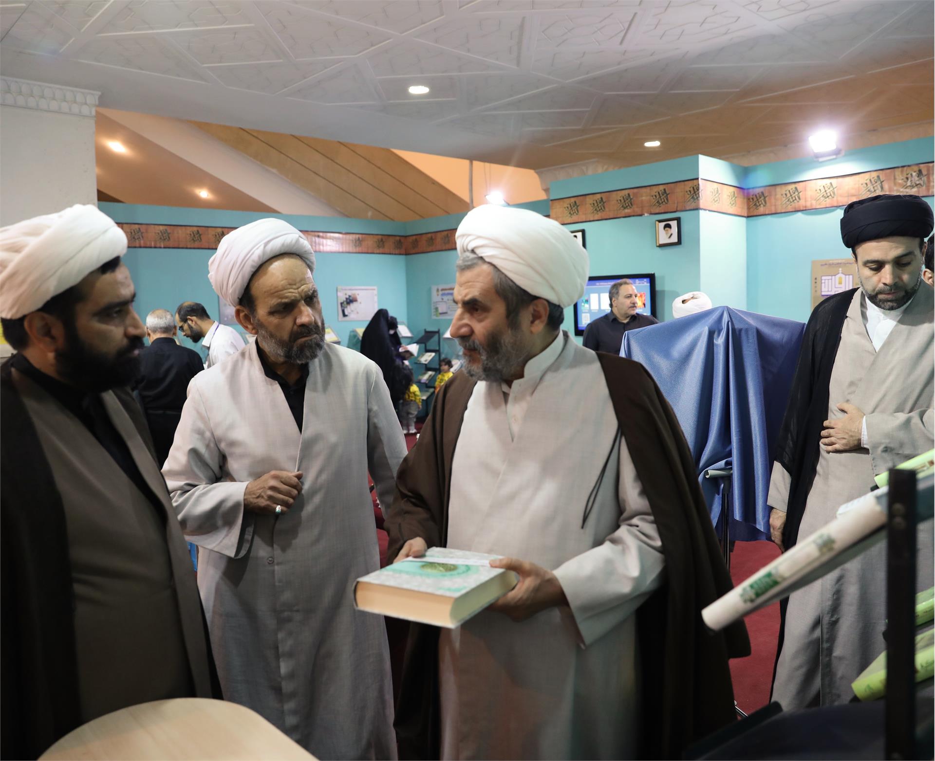بازدید از سی‌امین نمایشگاه بین المللی قرآن کریم در مصلی تهران
