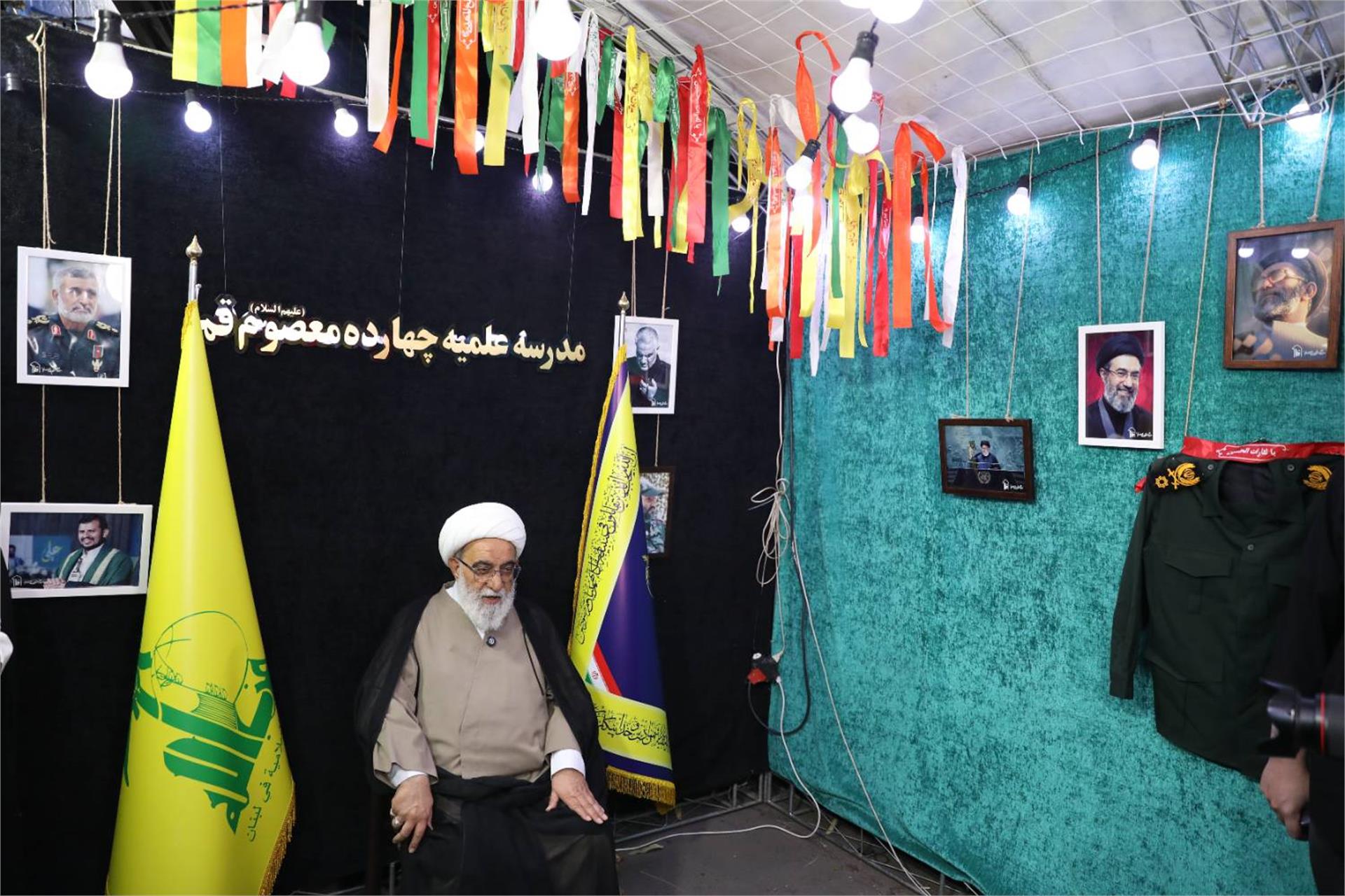 حضور در تجمع مردمی میدان مفید قم (14 اردیبهشت) (9)