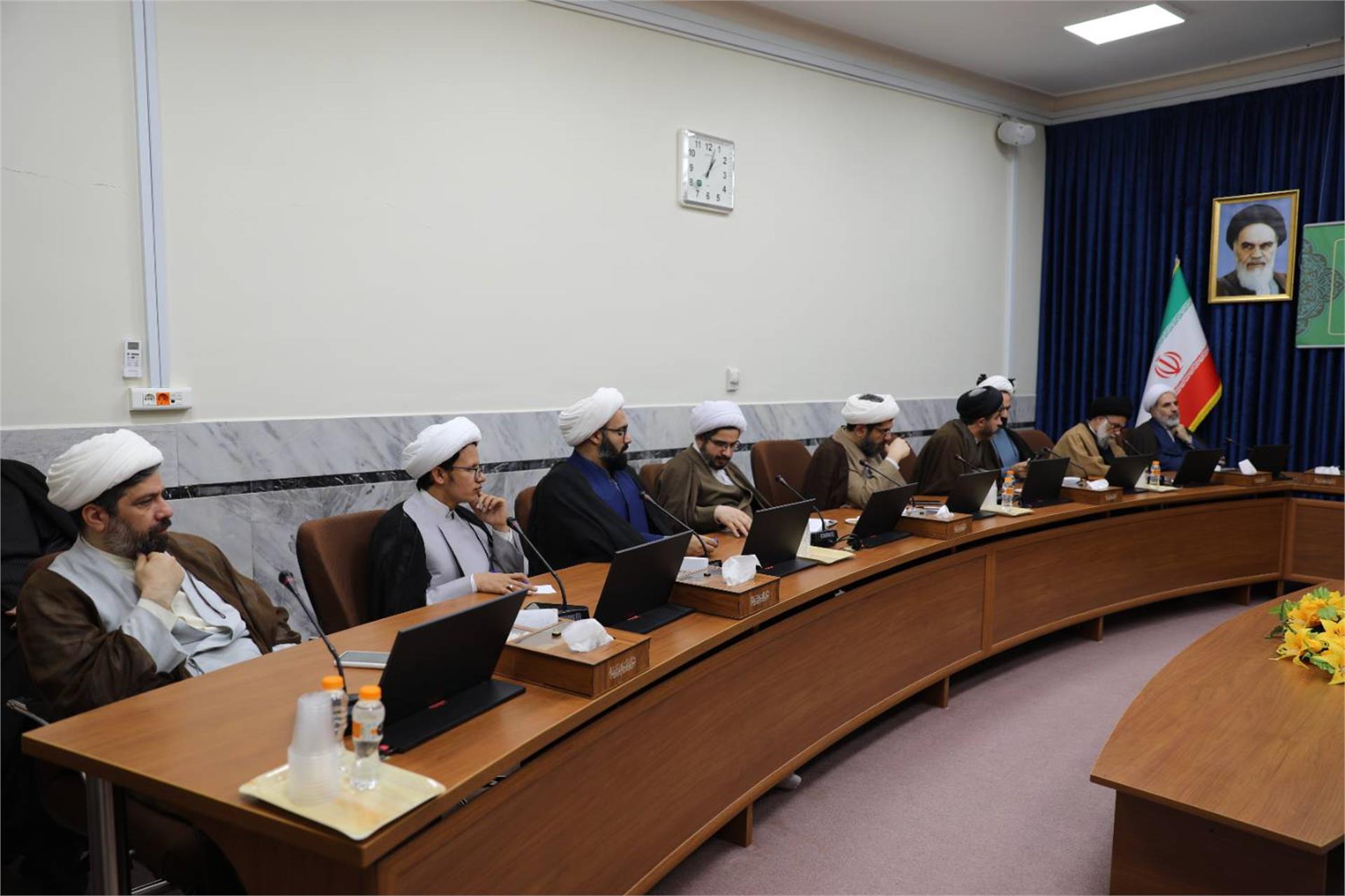 دیدار معاون و مدیران پژوهش حوزه‌های علمیه با آیت الله شب‌زنده دار (2)