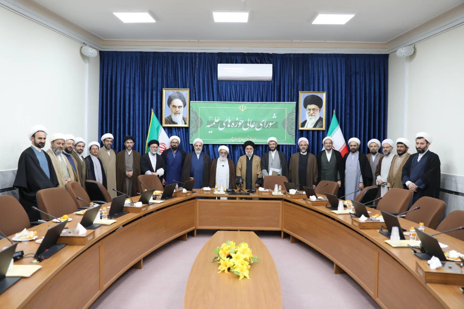 دیدار معاون و مدیران پژوهش حوزه‌های علمیه با آیت الله شب‌زنده دار (32)