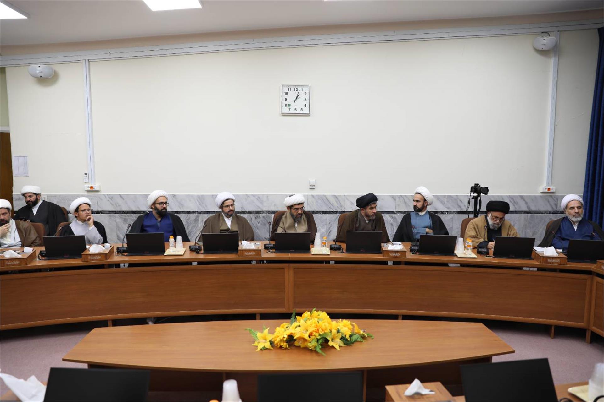 دیدار معاون و مدیران پژوهش حوزه‌های علمیه با آیت الله شب‌زنده دار (4)