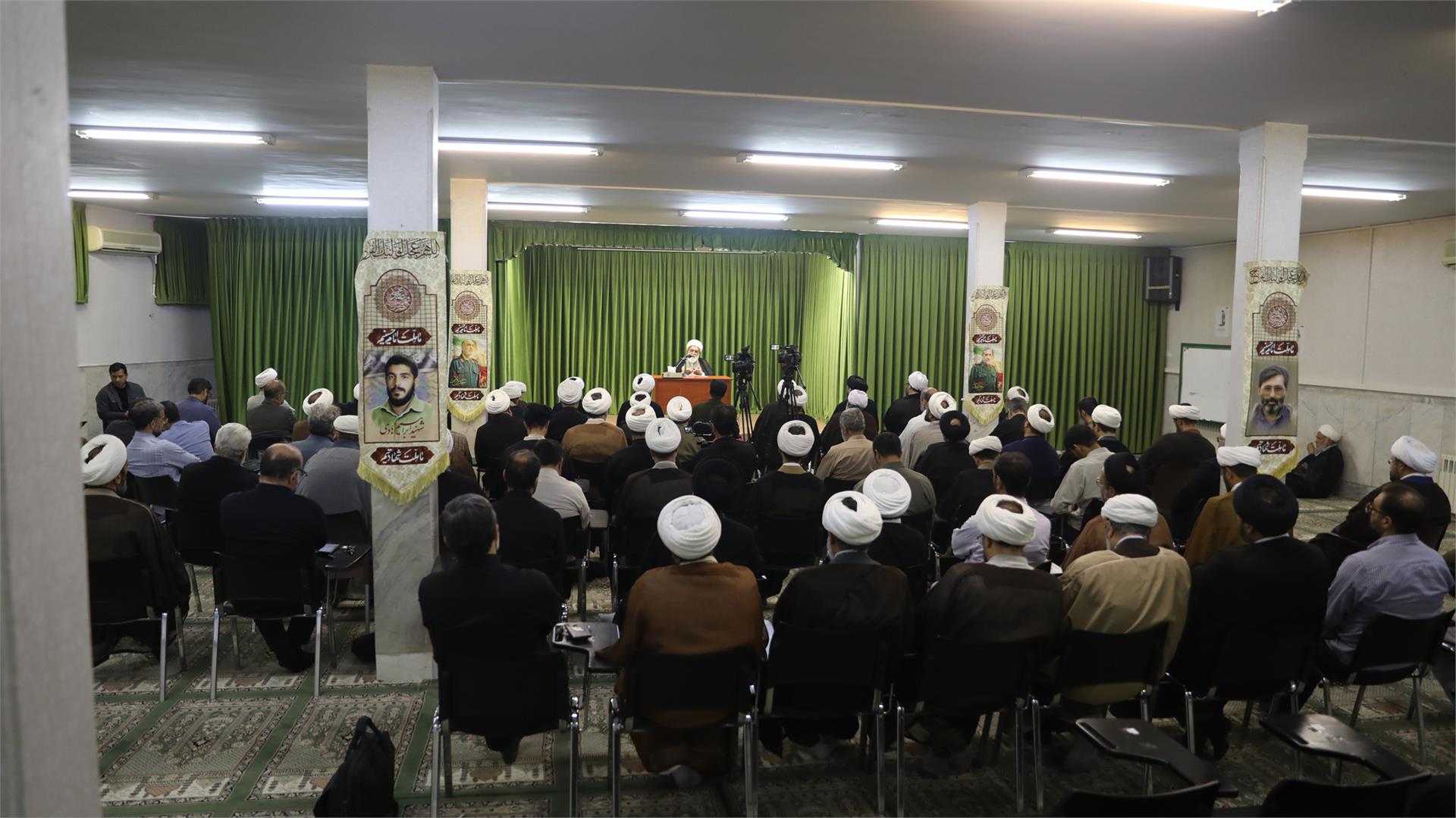 بازدید-از-مرکز-ملی-پاسخگویی-به-سؤالات-دینی---6-آبان-1405-(7)
