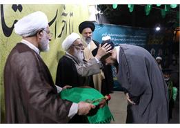 مراسم عمامه گذاری جمعی از طلاب حوزه علمیه قم به دست آیت الله شب‌زنده‌دار برگزار شد