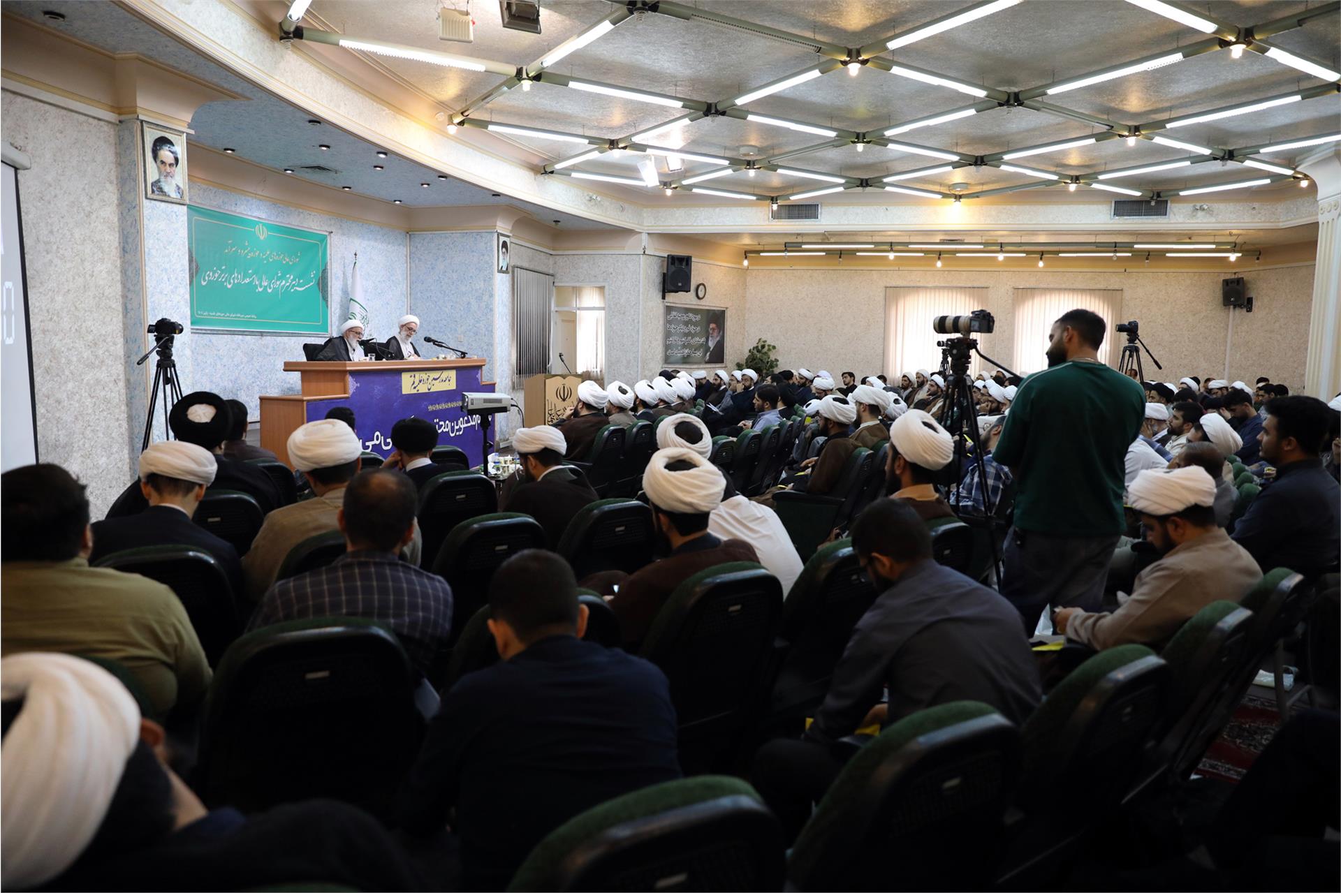 نشست دبیر شورای عالی با استعدادهای برتر 10 مهر 1404 (8)