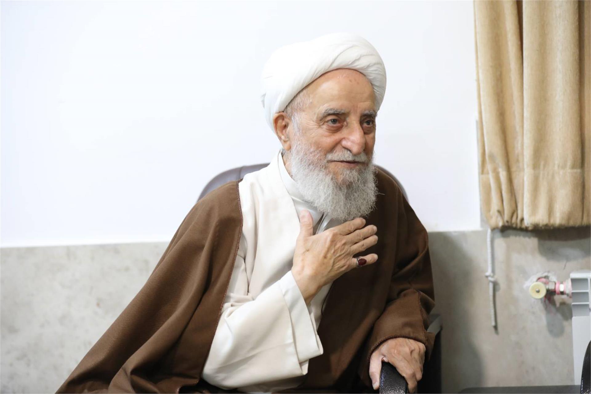 دیدار با پدر شهید محسن سلیمانی - 21 شهریور (3)