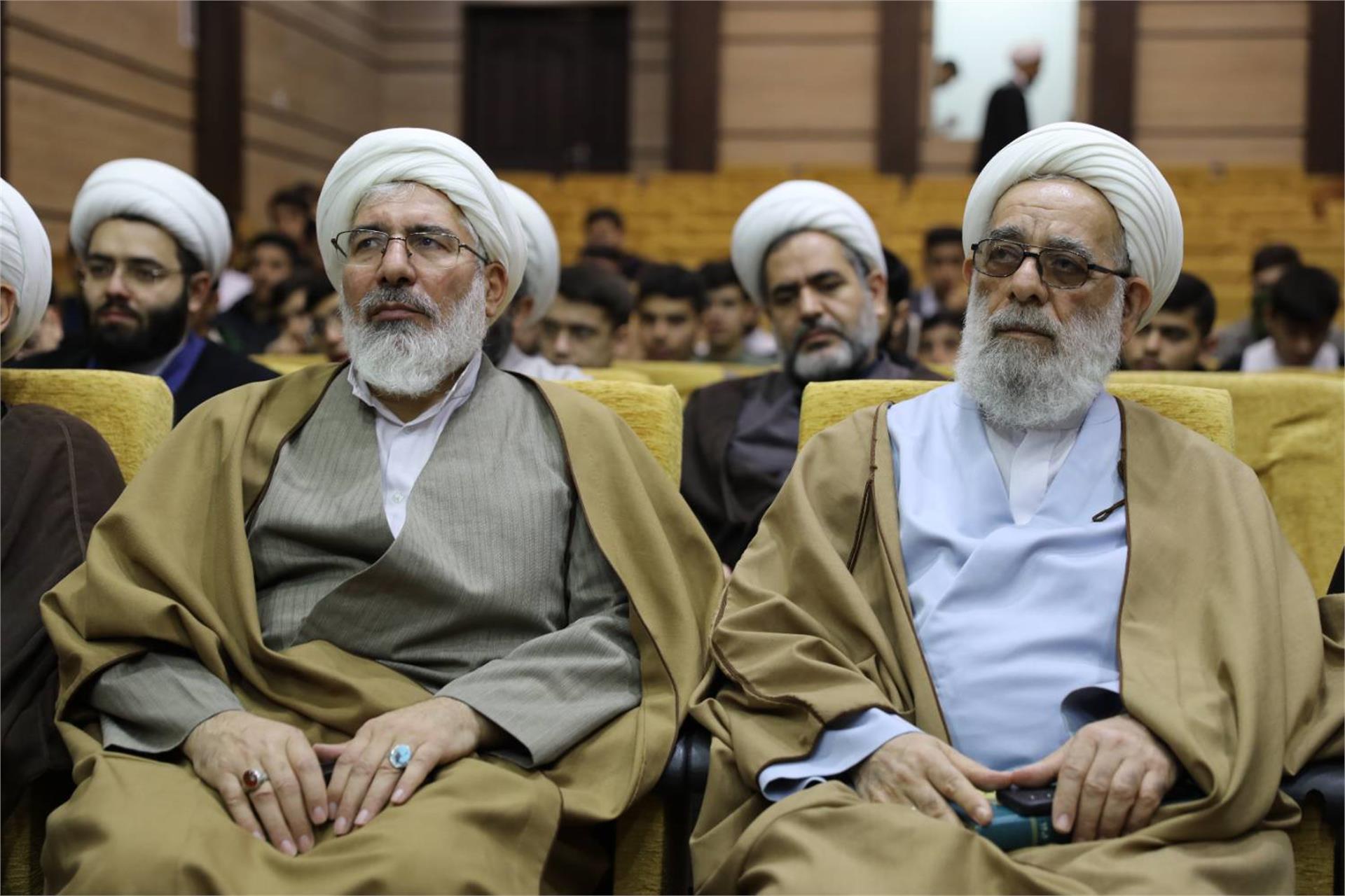 نشست با اساتید، طلاب و مبلغین ارومیه 15 بهمن (2)