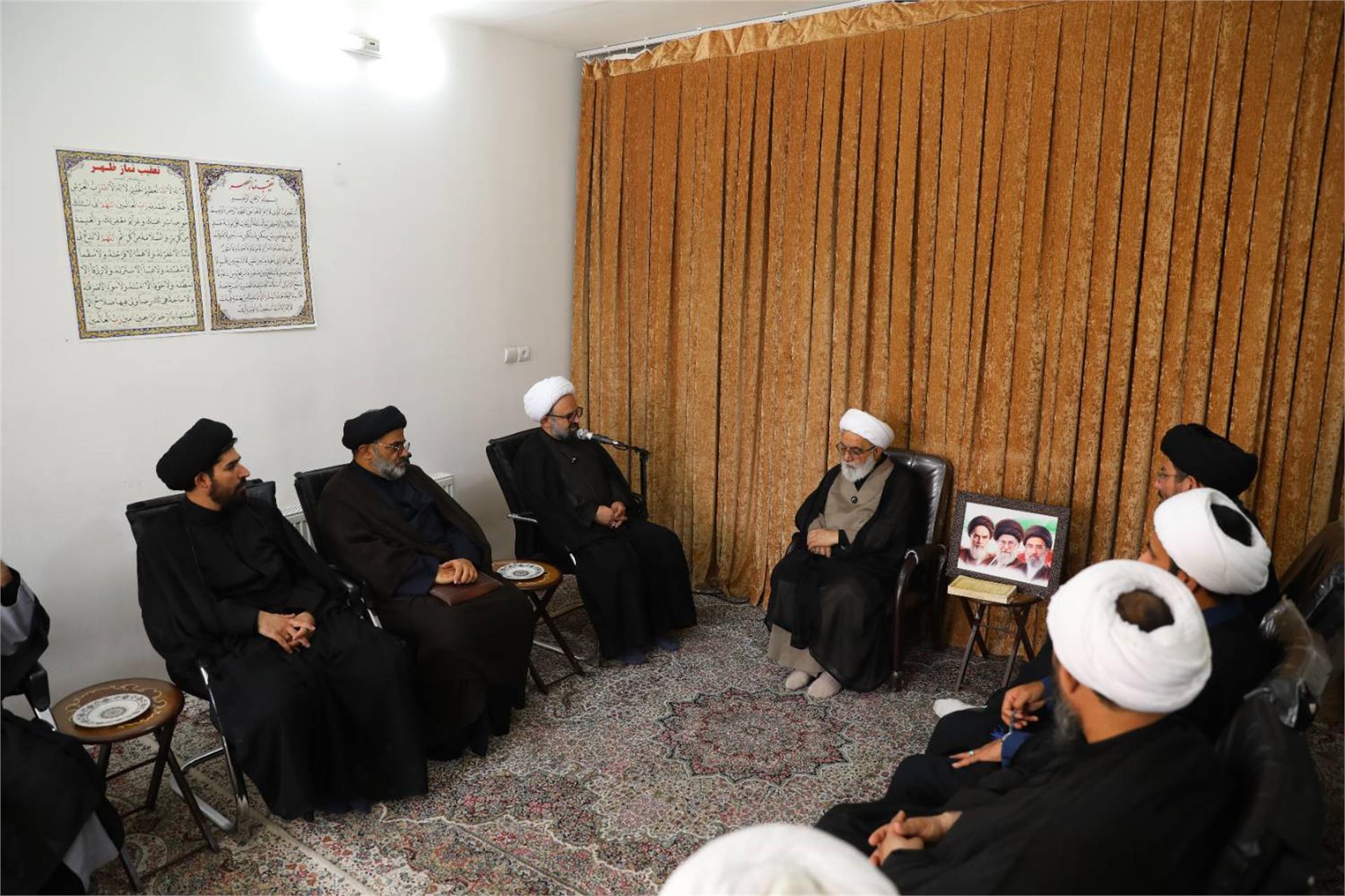 دیدار مدیران حوزه علمیه استان سیستان و بلوچستان با آیت الله شب‌زنده‌دار (تیر 1405) (4)