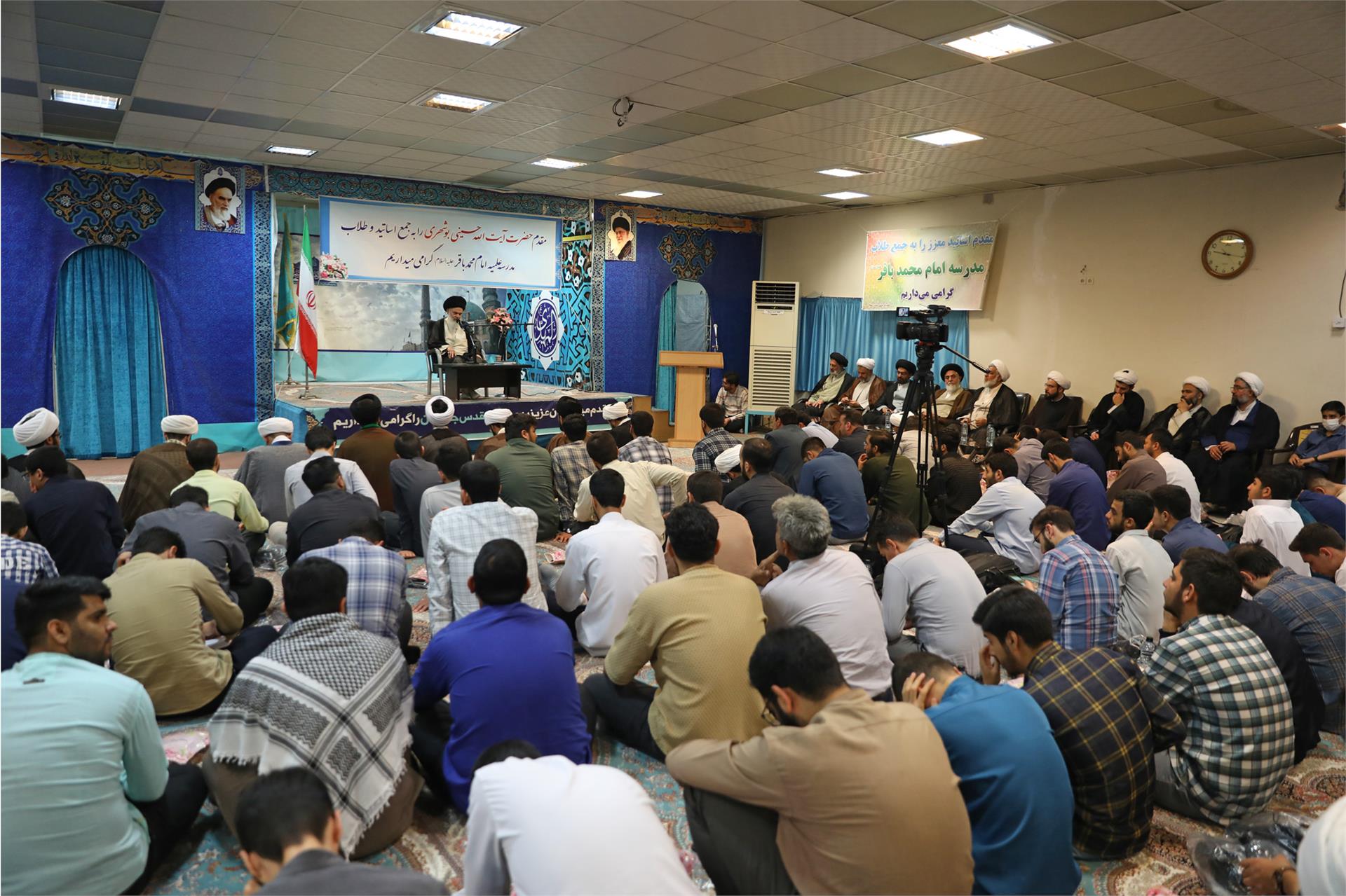 عمامه گذاری طلاب مدرسه امام محمد باقر