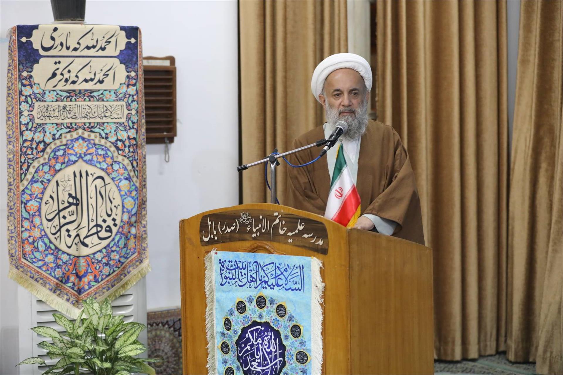 مراسم عمامه گذاری طلاب مدرسه علمیه خاتم الانبیاء بابل (19 آذر) (6)