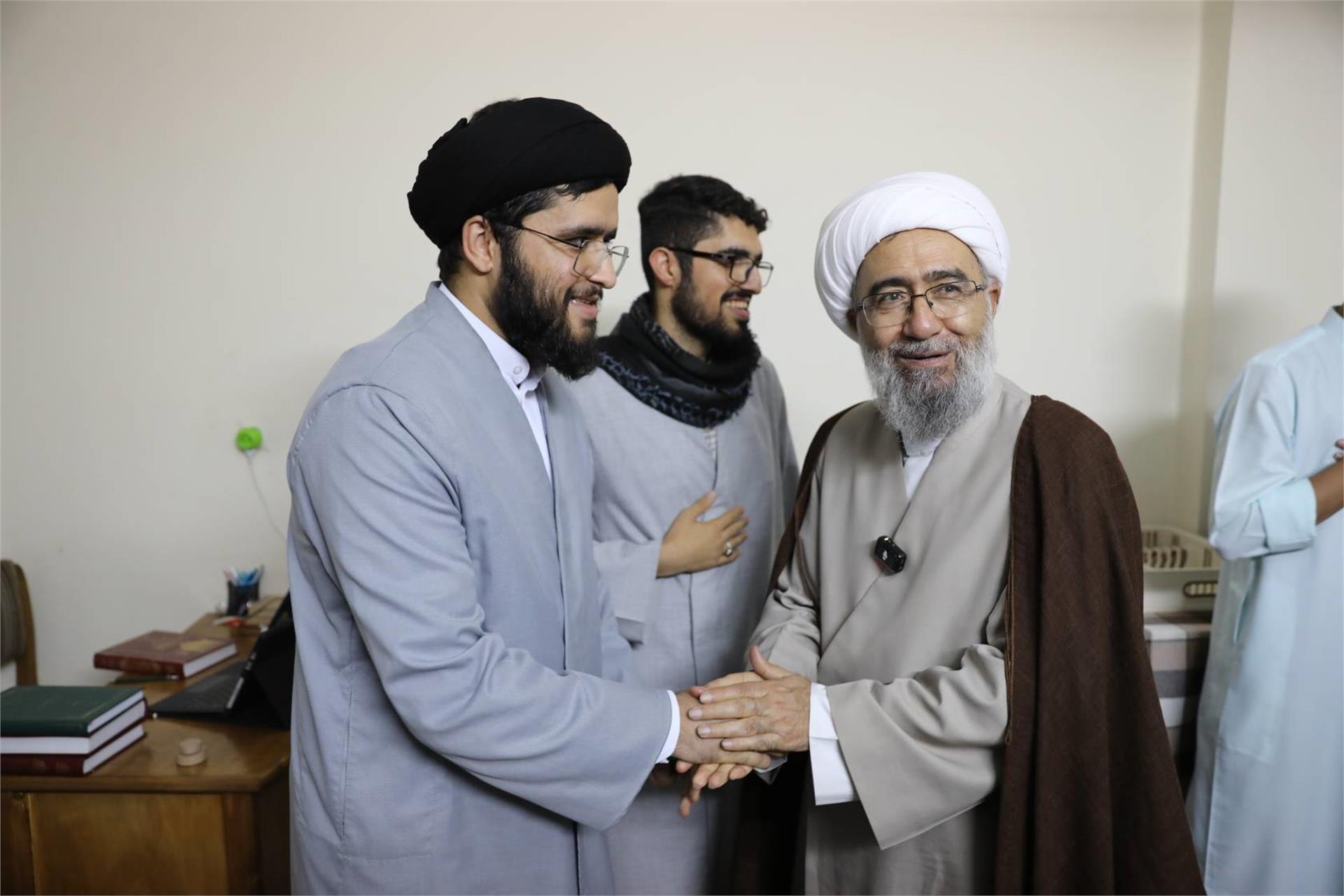 حضور در حجرات طلاب مدرسه خاتم الأنبیاء 19 آذر (7)