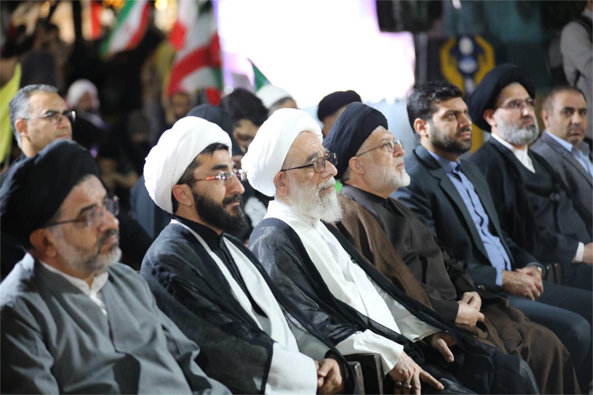 حضور در تجمع مردمی میدان مفید قم (14 اردیبهشت) (4)