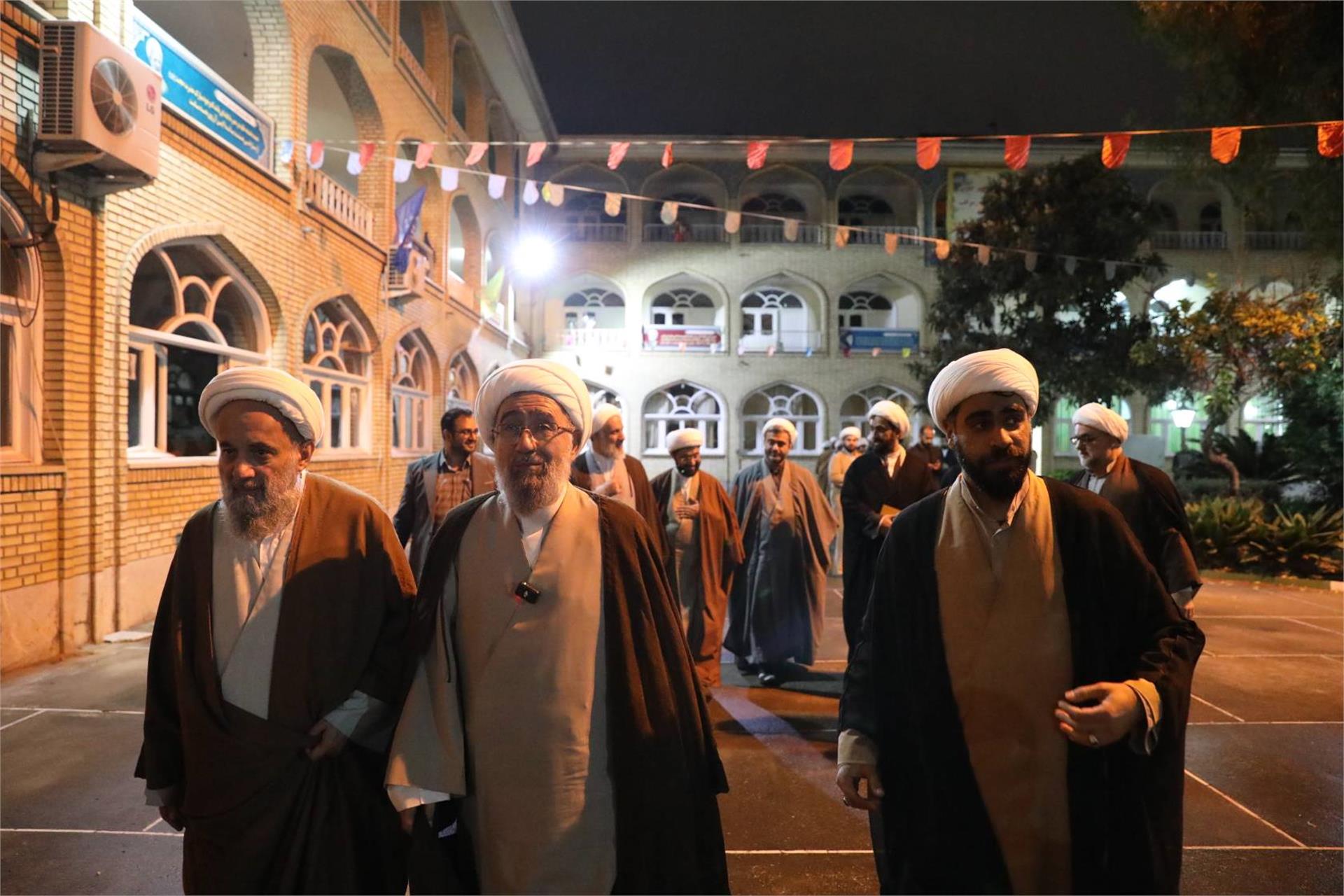 حضور در حجرات طلاب مدرسه خاتم الأنبیاء 19 آذر (2)