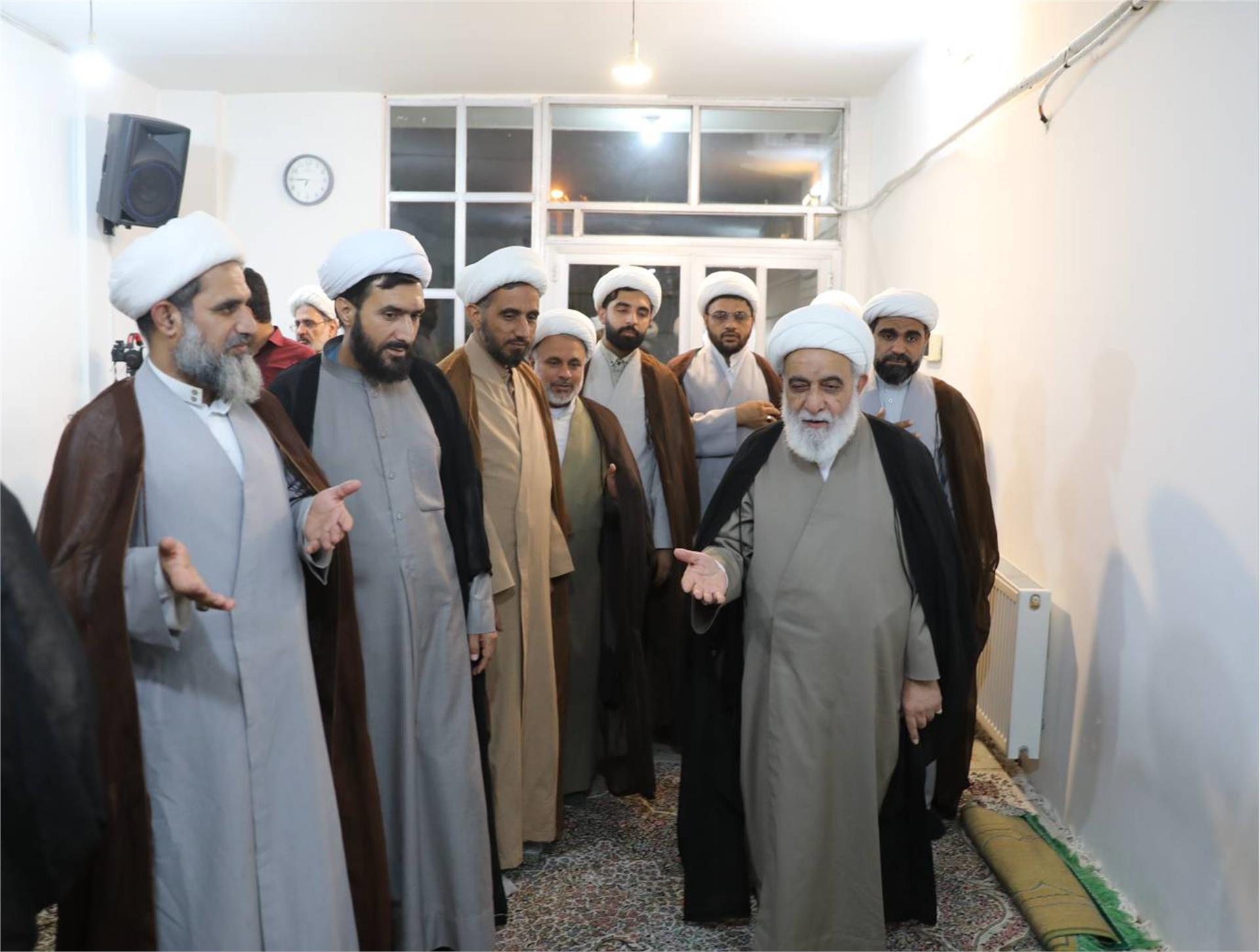 دیدار مدیران مدارس علمیه هرمزگان با آیت الله شب‌زنده‌دار - 11 مهر 1405 (4)